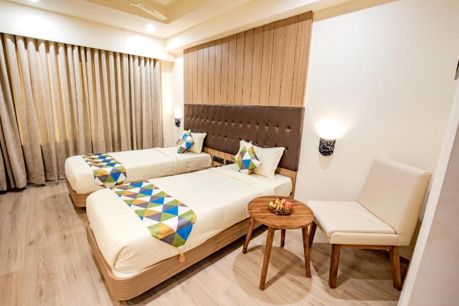 Hotel Nexus Rajkot Exterior photo