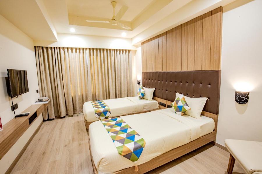 Hotel Nexus Rajkot Exterior photo
