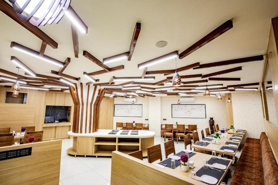 Hotel Nexus Rajkot Exterior photo