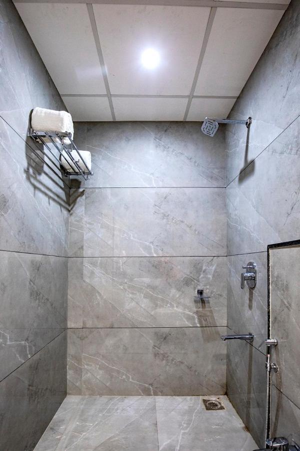 Hotel Nexus Rajkot Exterior photo